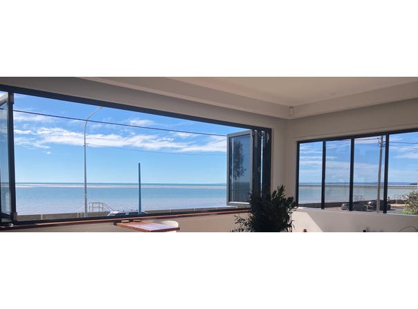 555 Esplanade, Urangan, Qld 4655