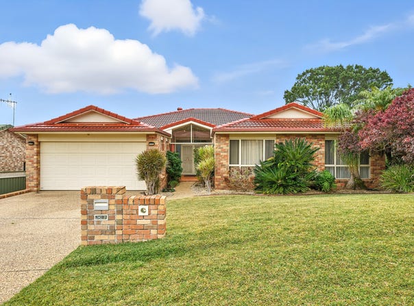 327 Crestwood Drive, Port Macquarie, NSW 2444