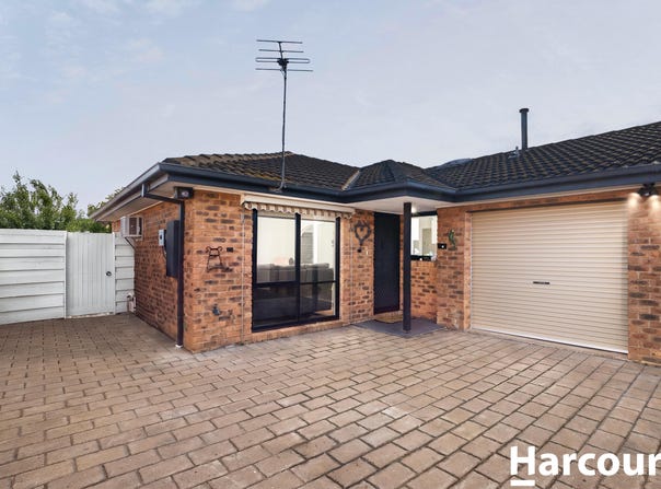 2/233 Greaves Street North, Werribee, Vic 3030