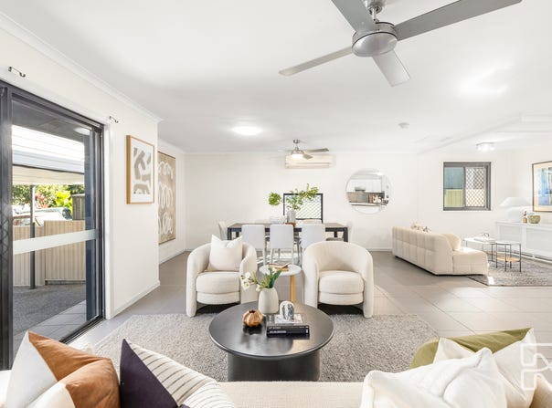 17 Goss Avenue, Labrador, Qld 4215