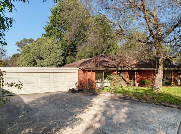 16 Tatiara Avenue, Croydon North, Vic 3136