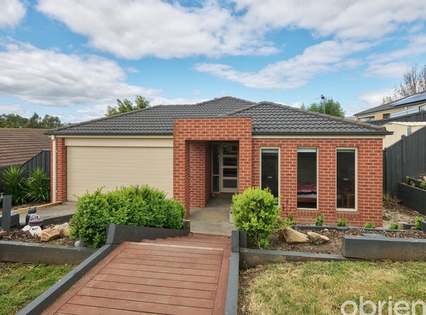 14 Folkstone Court, Drouin, Vic 3818