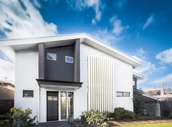 24  LONSDALE AVENUE, Hampton East, Vic 3188