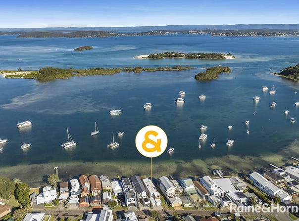 35 Marks Parade, Marks Point, NSW 2280