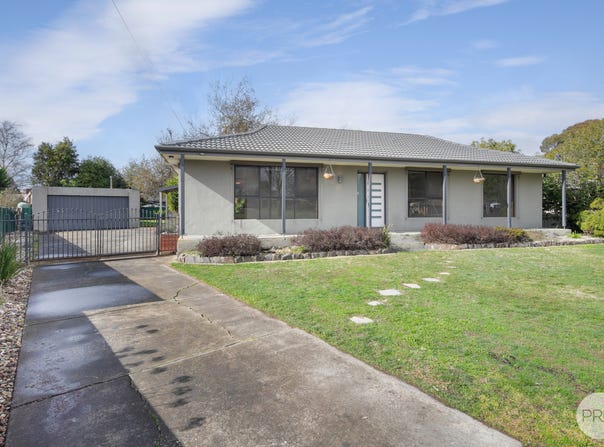 11 Woolway Court, Delacombe, Vic 3356