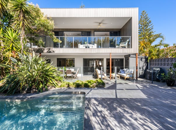 9 Coogeen Street, Sorrento, Qld 4217