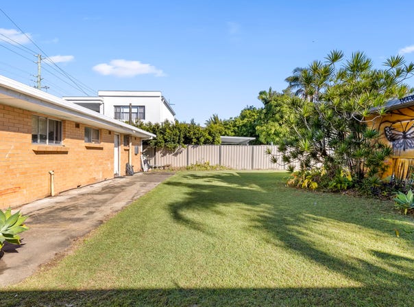 15 Sunshine Boulevard, Broadbeach Waters, Qld 4218