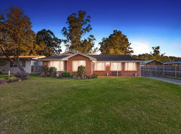 8 Holmes Drive, Cumberland Reach, NSW 2756