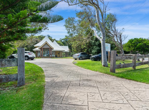1 Donlan Road, Mollymook Beach, NSW 2539