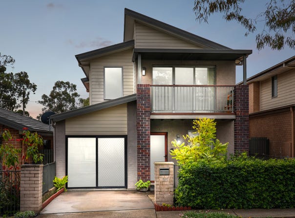 16 Reeves Cres, Bonnyrigg, NSW 2177