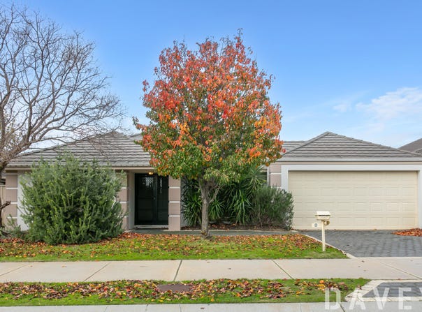 8 Lavender Chase, Darch, WA 6065