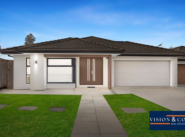 8 Clowes Street, Mickleham, Vic 3064