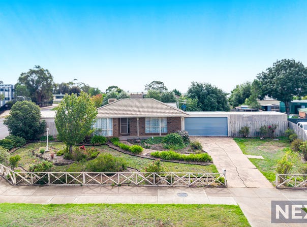 152 Halletts Way, Darley, Vic 3340