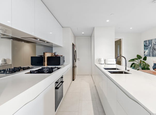 41105/24 The Lanes Boulevard, Mermaid Waters, Qld 4218