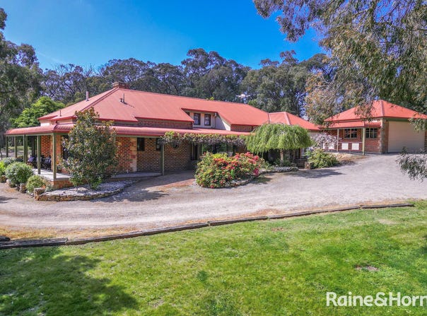 61 Outawood Rise, Gisborne, Vic 3437