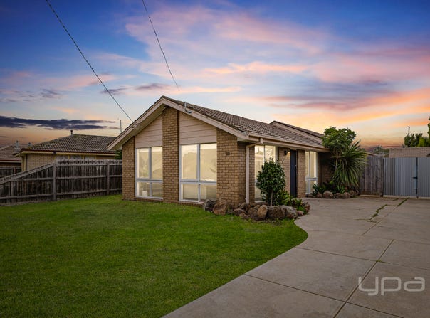 10 Falcon Drive, Melton, Vic 3337