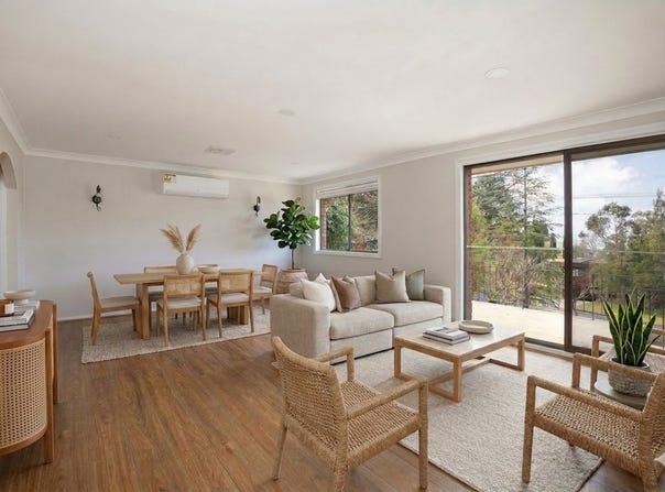 11 Pritchard Street, Wentworth Falls, NSW 2782
