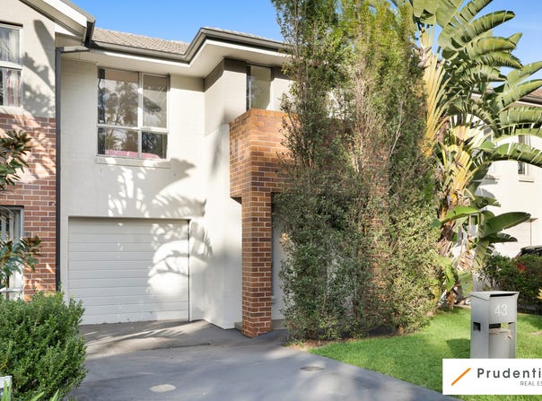 43 Rolla Road, Glenfield, NSW 2167