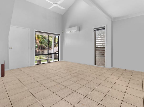 101/2 Gentian Drive, Arundel, Qld 4214