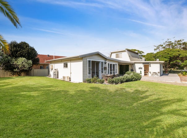 2 Watts Road, Callala Beach, NSW 2540