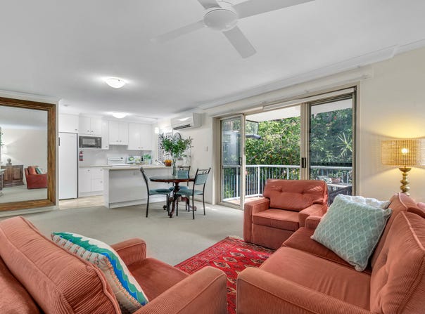 2/9 Jerdanefield Road, St Lucia, Qld 4067