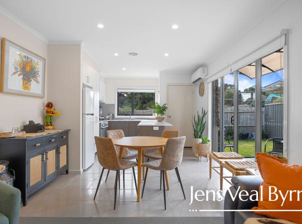 8 Millicent Place, Ballarat East, Vic 3350