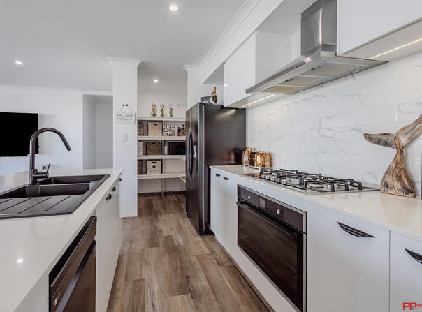 19 Holiday Way, Yanchep, WA 6035