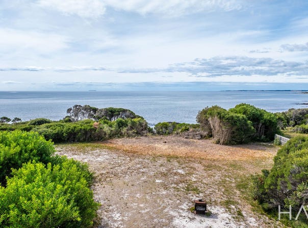 14 Ninth Island Crescent, Lulworth, Tas 7252