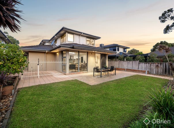 25 Barton Drive, Sandhurst, Vic 3977