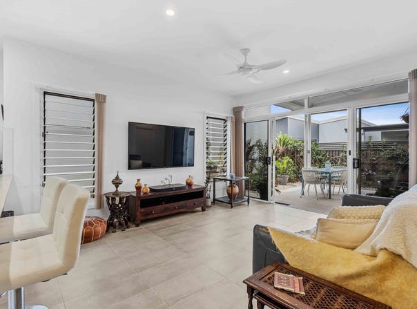 119/1 Latitude Boulevard, Nikenbah, Qld 4655