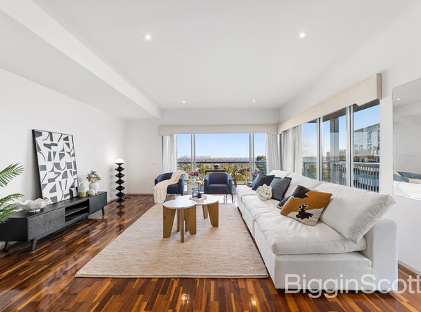 304/1 Sovereign Point Court, Doncaster, Vic 3108