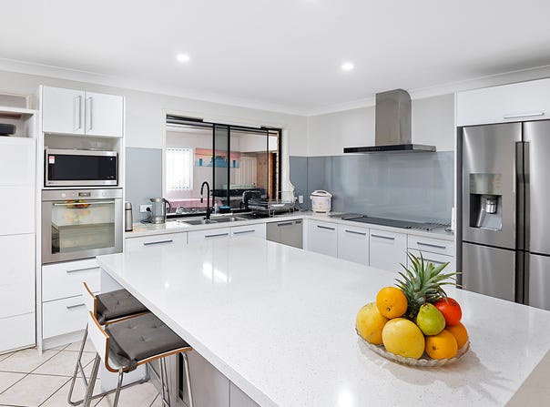 15 Natalie Street, Richlands, Qld 4077