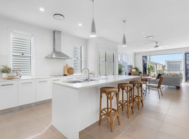 2/22 Teal Avenue, Paradise Point, Qld 4216