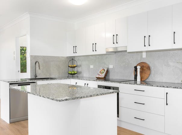 15 Jones Street, Parkhurst, Qld 4702