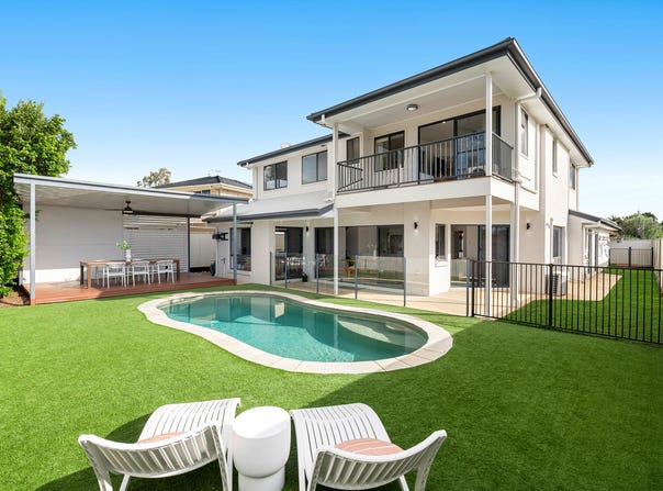 10 Holland Place, Carindale, Qld 4152