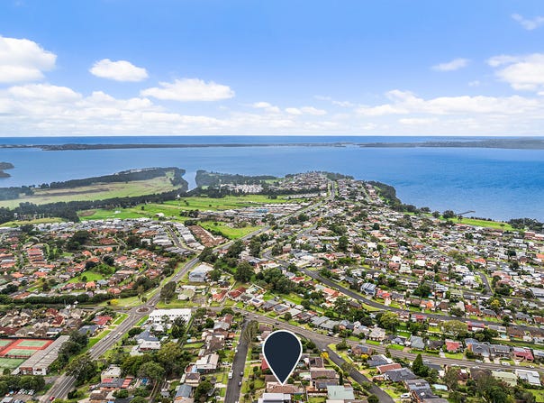 15 Tait Avenue, Kanahooka, NSW 2530