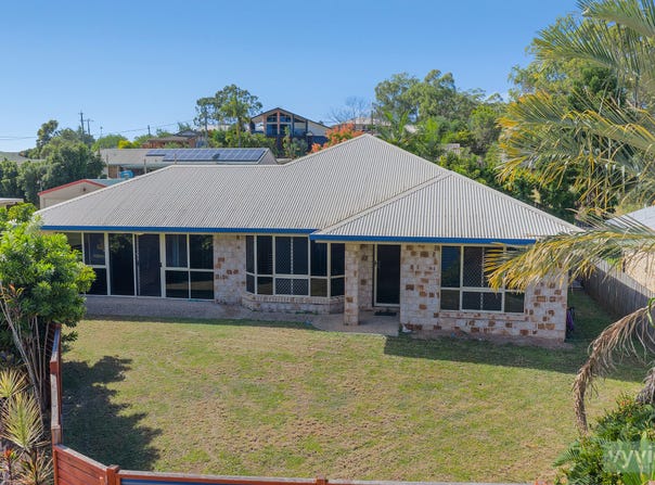 4 Hamilton Drive, Clinton, Qld 4680