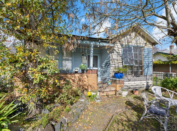 805 Barkly Street, Mount Pleasant, Vic 3350
