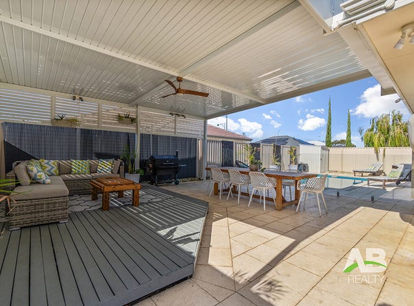 21 Liriope Parkway, Sinagra, WA 6065