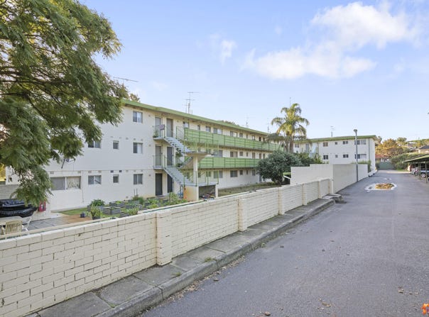 8/13 Milton Place, Orelia, WA 6167