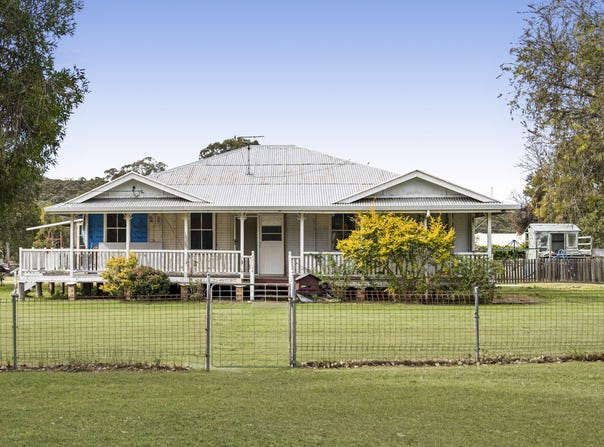 32 Emu Creek Road, Crows Nest, Qld 4355