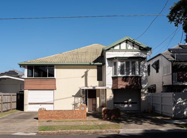 21 Fourth Avenue, Sandgate, Qld 4017