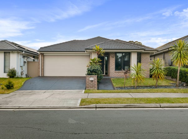 13 Wallara Green, Jordan Springs, NSW 2747