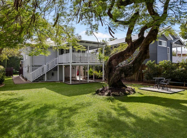 33 Riding Road, Hawthorne, Qld 4171