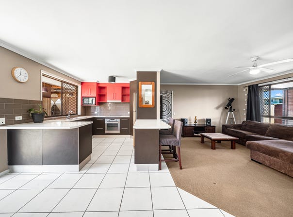 113 Nicklin Way, Warana, Qld 4575