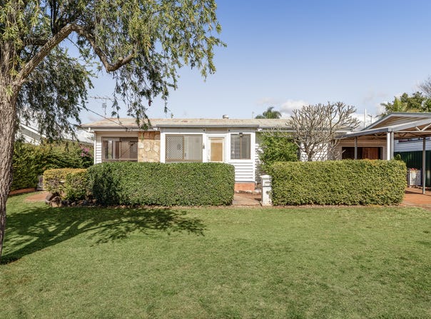 4 Wombyra Street, Newtown, Qld 4350