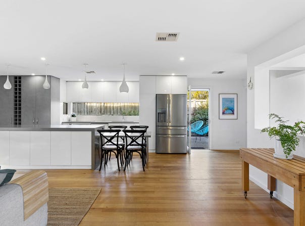 60 Van Ness Avenue, Mornington, Vic 3931