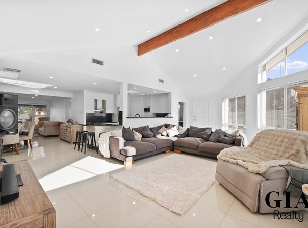 45 Drummoyne Crescent, St Johns Park, NSW 2176