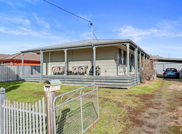 12 Duke Avenue, Hamilton, Vic 3300