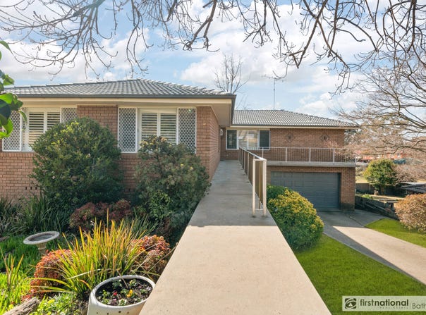 7 De Lisle Place, West Bathurst, NSW 2795